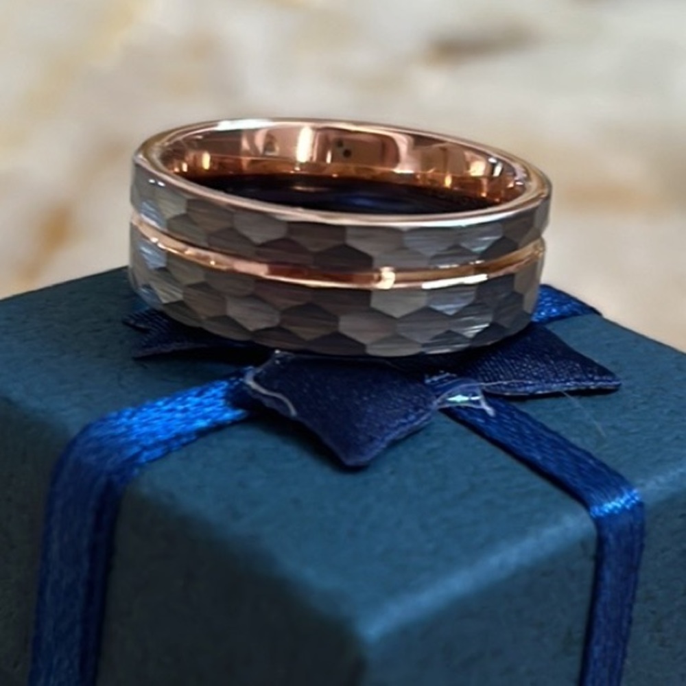Rose Gold 8mm Tungsten Wedding Band hammer cut - Picture 7 of 15